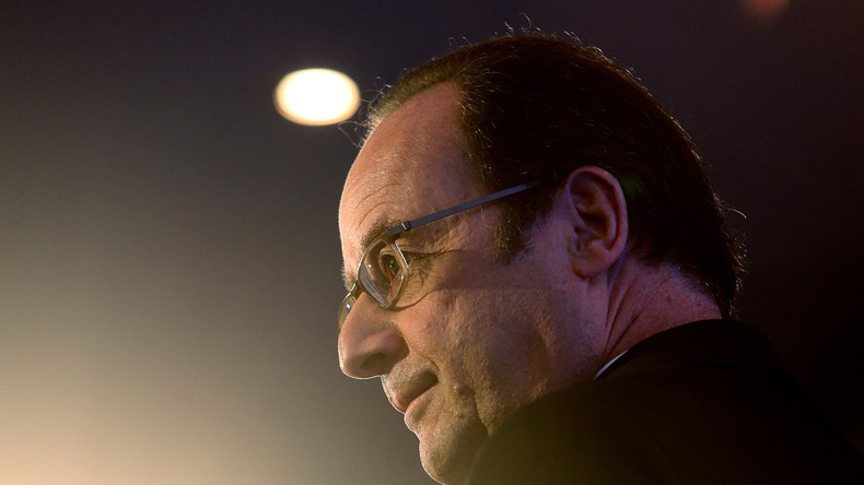 Images inédites de Hollande réconfortant le frère d'une des victimes de l'Hyper Cacher (VIDEO)