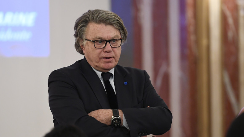 «Virer» Florian Philipot du FN, une stratégie prêtée à Gilbert Collard mais dont il se défend
