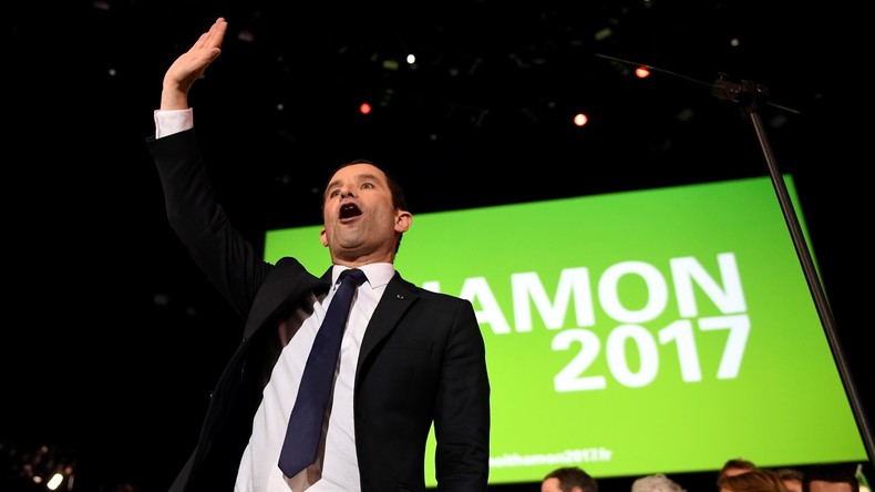 Hommage à Hollande et refus du vote utile : Hamon en meeting à Paris (VIDEO)