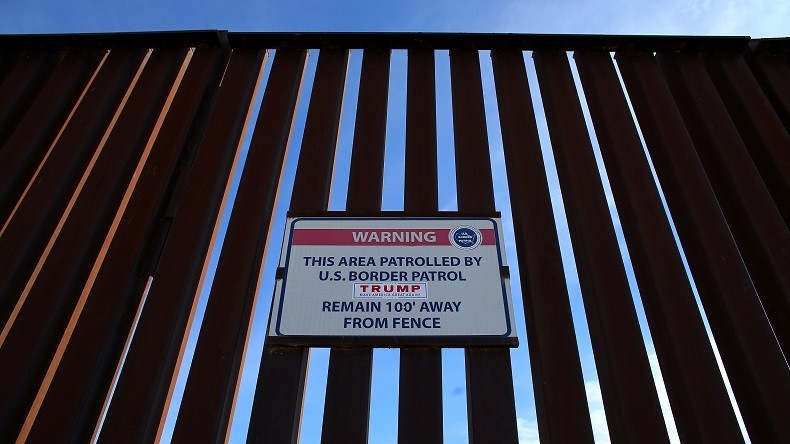 Des parlementaires californiens veulent sanctionner les sociétés qui construiraient le mur de Trump