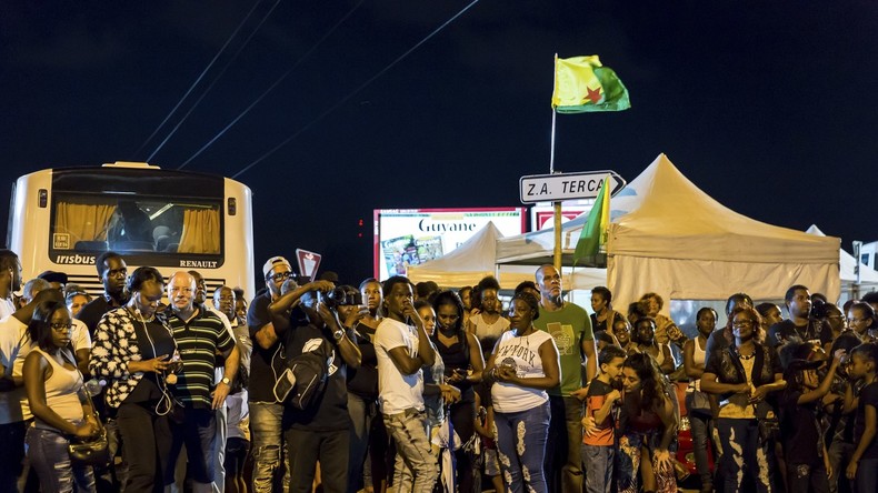 Alors que la grève générale s'organise, la Guyane toujours paralysée par la crise