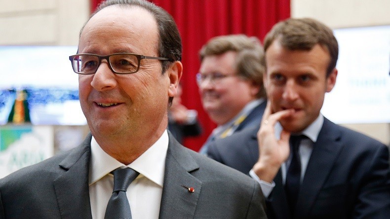 «Le fils qu'on voudrait avoir» : Hollande continuerait d'envoyer des SMS à son «poulain» Macron