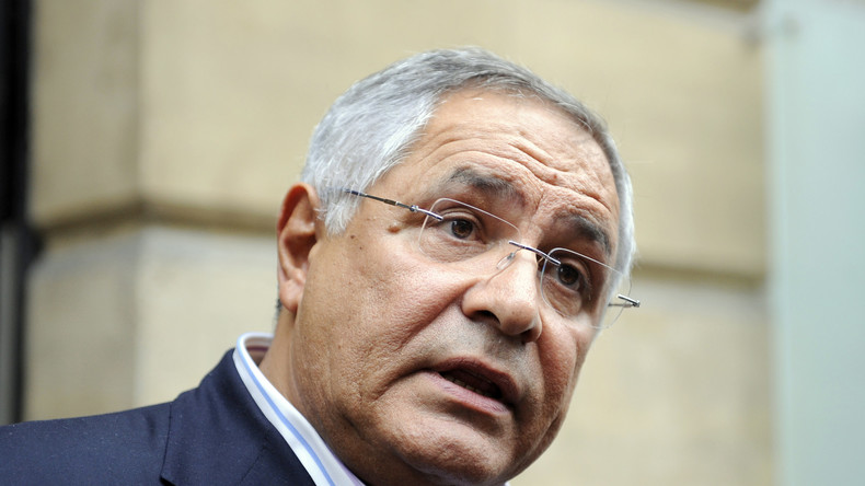 Robert Bourgi affirme avoir subi des pressions du camp Fillon pendant l'affaire des costumes