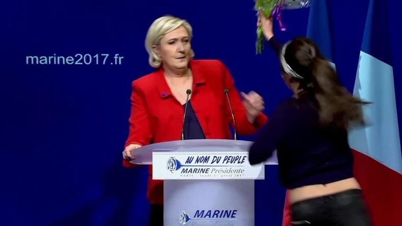 Des militants Femen et antifas tentent de perturber le meeting du FN au Zénith de Paris (VIDEO)