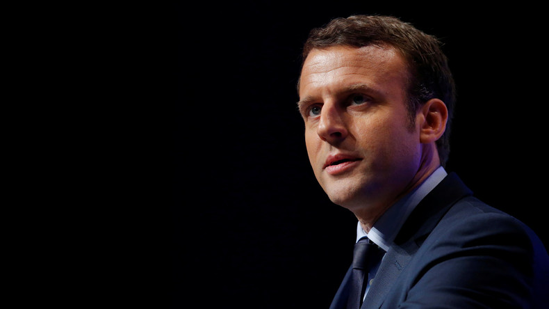 Emmanuel Macron poursuit sa campagne présidentielle à Nantes