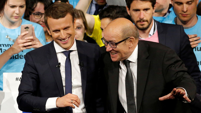 «Peut-être à bientôt» lance un ponte de Bruxelles à Jean-Yves Le Drian, soutien d'Emmanuel Macron