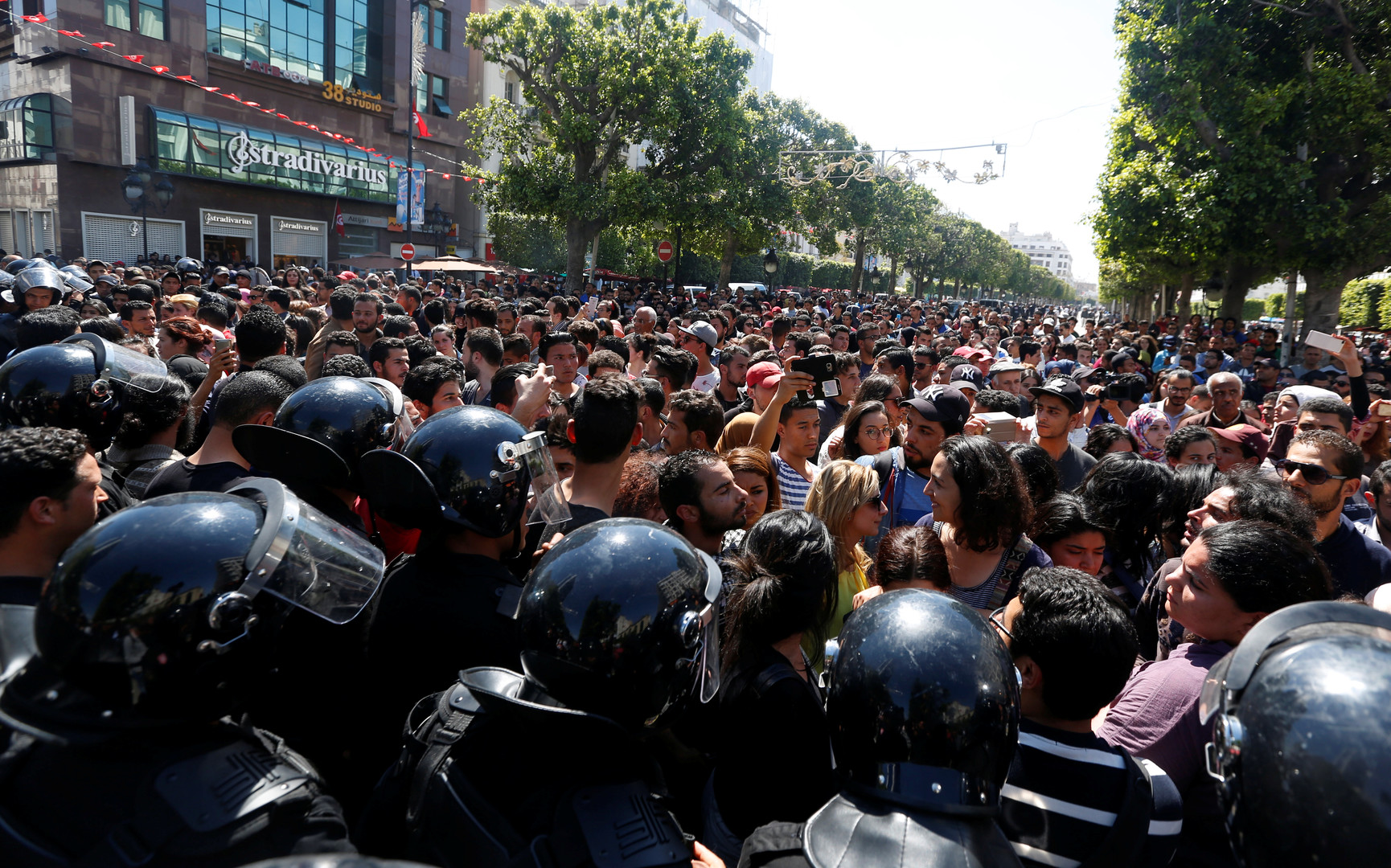 Tunisie : journée de colère estudiantine après des «violences policières» (PHOTOS)