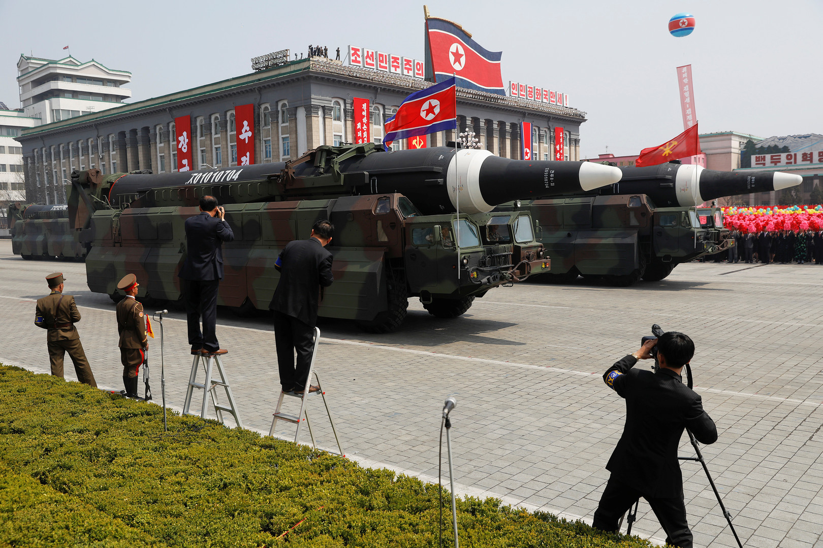 Pyongyang dévoile ses missiles balistiques mer-sol lors d'une parade militaire (PHOTOS, VIDEOS)