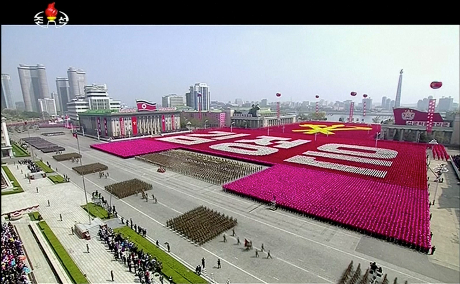 Pyongyang dévoile ses missiles balistiques mer-sol lors d'une parade militaire (PHOTOS, VIDEOS)