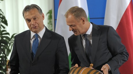 Le Premier ministre hongrois Victor Orban avec le président du Conseil européen Donald Tusk