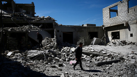 Le bâtiment détruit par des frappes aériennes, Syrie