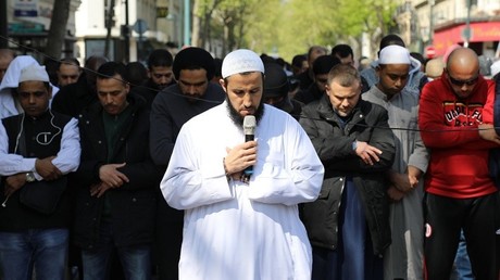 Nouvelle prière de rue après la fermeture de la mosquée à Clichy-la-Garenne