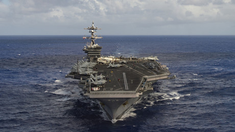 Le porte-avions USS Carl Vinson en route vers le pénincule coréenne, le 9 avril 
