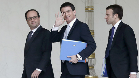François Hollande, Manuel Valls et Emmanuel Macron en février 2015, photo ©STEPHANE DE SAKUTIN / AFP