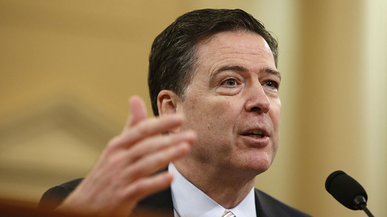 Enquête sur Clinton : «Avec le recul, je prendrais la même décision», assure le directeur du FBI