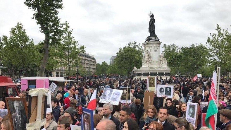 En France et dans le monde, la marche du «Régiment immortel» (IMAGES)