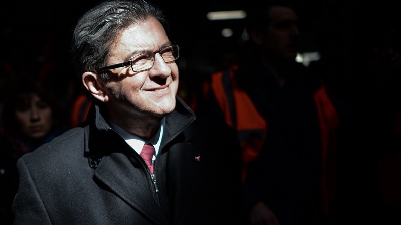 Championne de kick-boxing, avocat de WikiLeaks... les candidats atypiques de La France insoumise