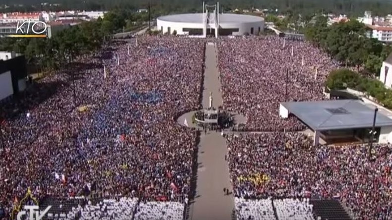 500 000 catholiques assistent à la canonisation de deux bergers de Fatima, au Portugal (IMAGES)