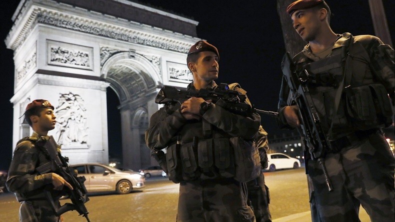 La Commission des droits de l’Homme descend en flammes la politique française de déradicalisation