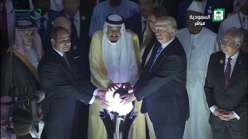 Quand Twitter découvre les plans de domination mondiale de Donald Trump