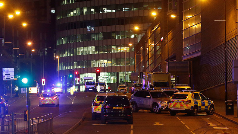 Royaume-Uni : niveau d'alerte terroriste renforcé, huit personnes liées à l'attentat arrêtées