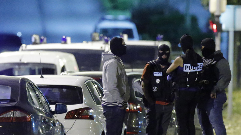 Six interpellations dans une filière djihadiste à Bordeaux et Paris