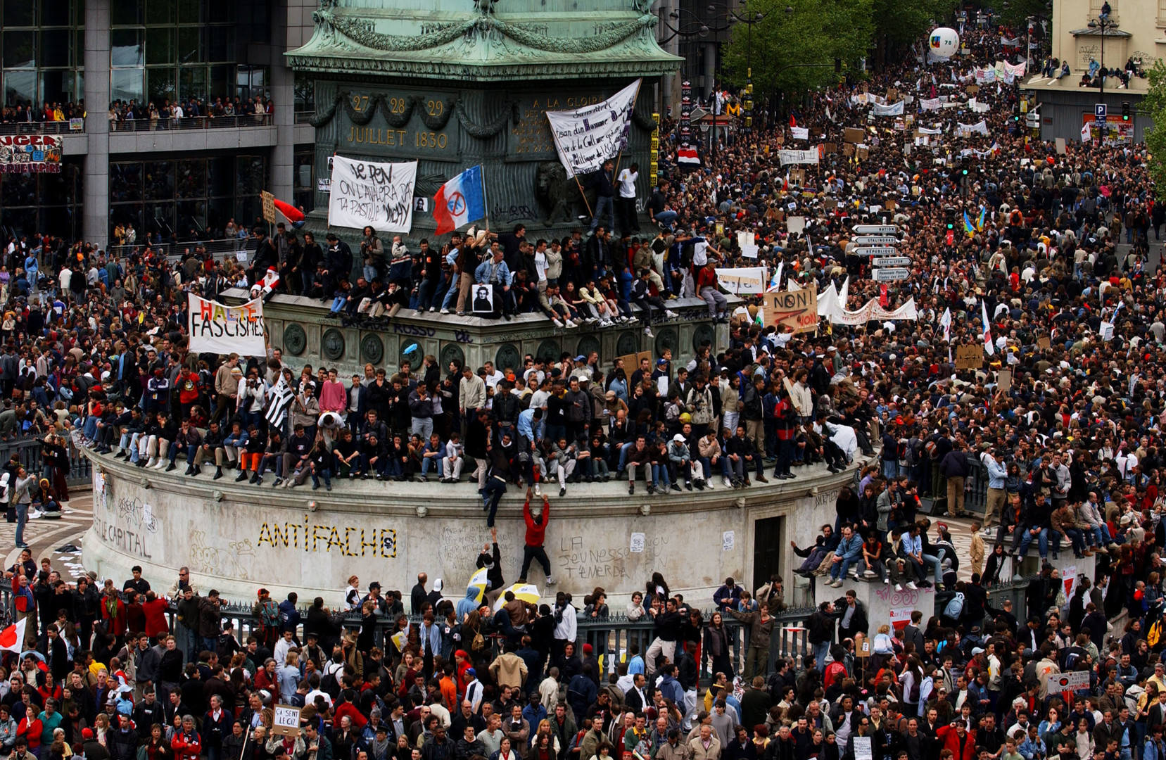 15 ans après, le 1er mai 2017 entérine un virage dans le paysage politique français (VIDEOS)