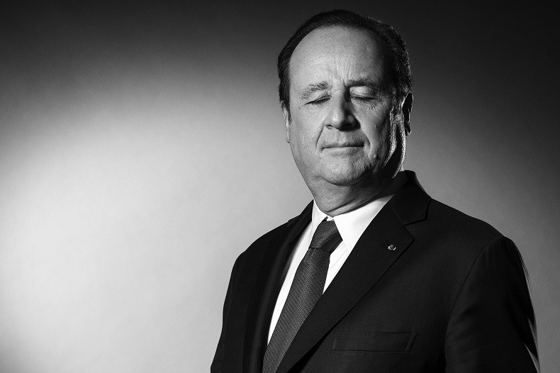 Pour son dernier shooting photo en tant que président, François Hollande se lâche... un peu (PHOTOS)