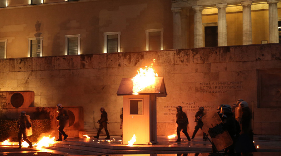 Grèce : le Parlement adopte de nouvelles mesures de rigueur