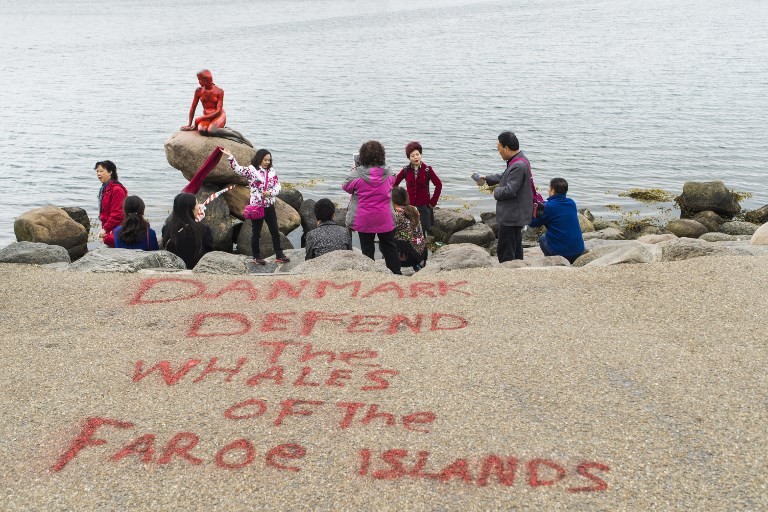 La Petite Sirène de Copenhague vandalisée au nom de la défense des cétacés (PHOTOS)