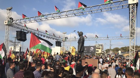 Rassemblement à Ramallah, au pied de la statue de Nelson Mandela, en soutien aux prisonniers palestiniens en grève de la faim