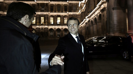 Emmanuel Macron à l'esplanade du Louvre le 7 mai 2017