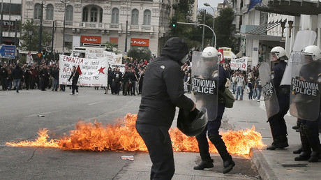 La police utilise du gaz lacrymogène à Athènes contre des manifestants