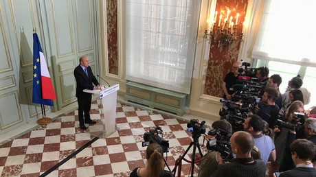 Le ministre de l'Intérieur, Gérard Collomb, exprime sa solidarité avec le peuple britannique au lendemain de l'attentat de Manchester
