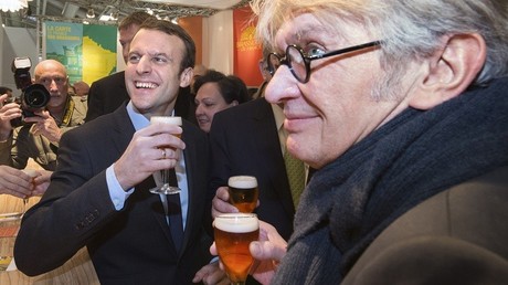 Emmanuel Macron a-t-il cédé au lobby de l'alcool ?