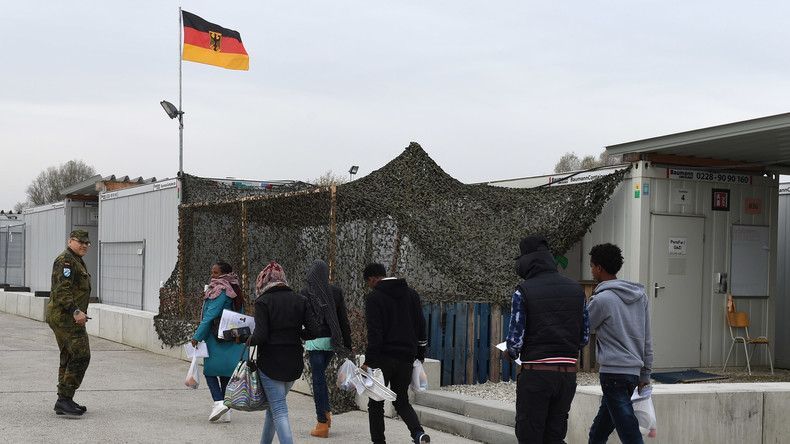 Confronté aux risques d'attentats terroristes, Berlin va réexaminer les dossiers de 100 000 migrants