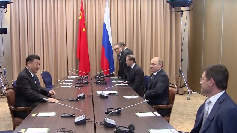 Quand le «guerrier solitaire» Xi Jinping fait face, seul, à l'équipe de Vladimir Poutine (VIDEO)