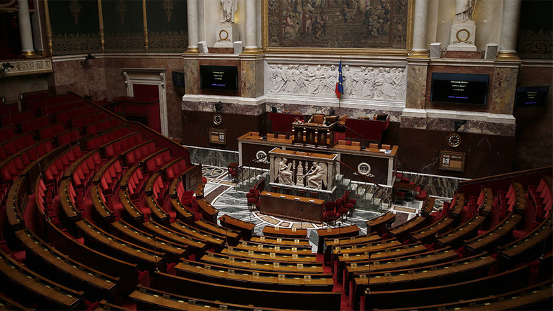 Premier tour des législatives : un record oui, mais en quoi ?