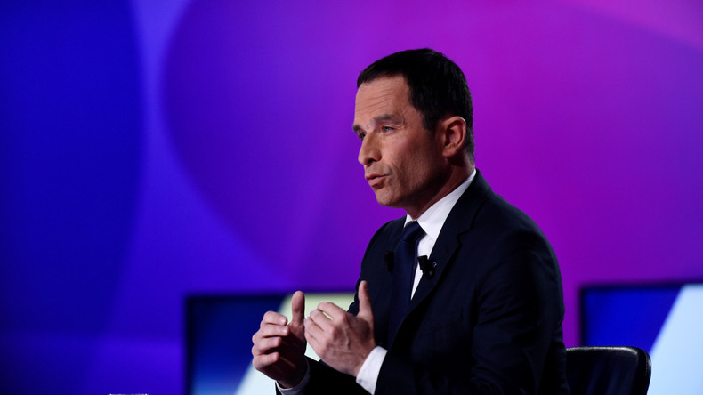Benoît Hamon fustige Emmanuel Macron, le «libéral-autoritaire»