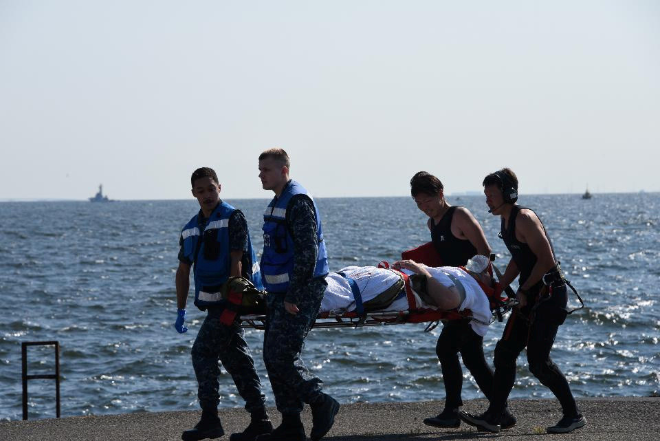 Collision entre un destroyer américain et un navire philippin : sept Américains portés disparus