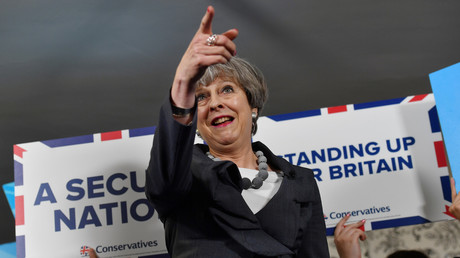 Le Premier ministre britannique Theresa May rassemble ses partisans