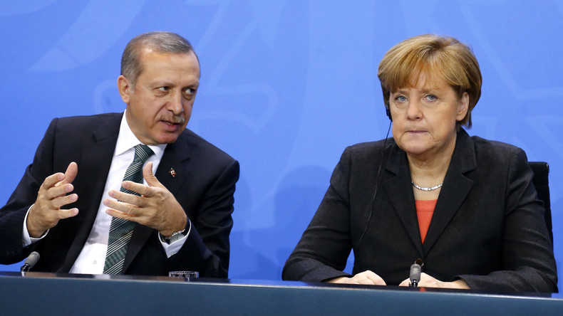 «L'Allemagne commet un suicide» : Erdogan furieux de ne pouvoir s'adresser aux Turcs lors du G20