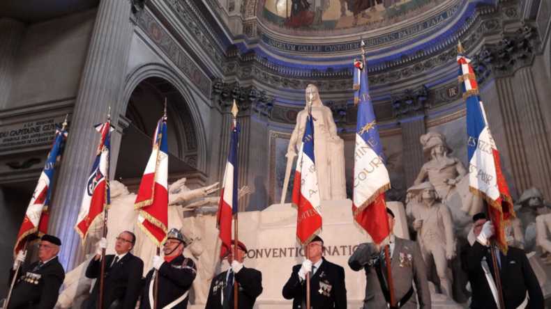 400 étrangers naturalisés Français au Panthéon lors d’une cérémonie en grande pompe (IMAGES)