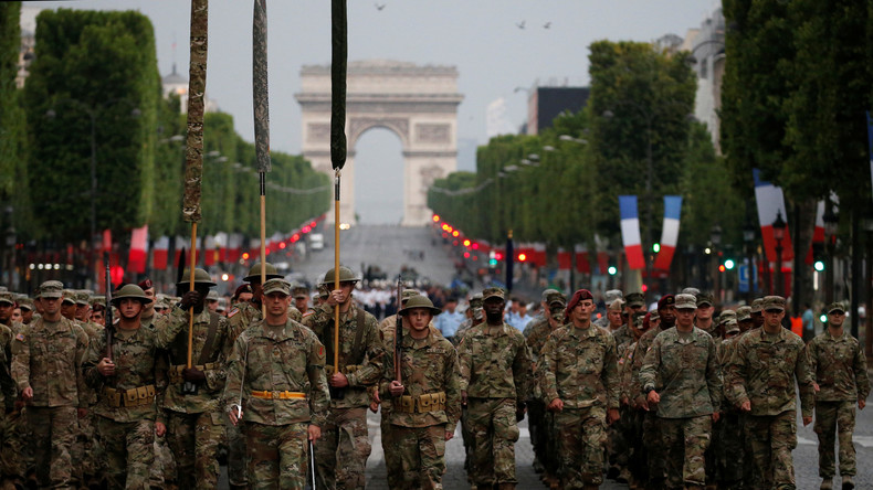 Les troupes américaines répètent sur les Champs-Elysées avant le défilé du 14 juillet (PHOTOS)