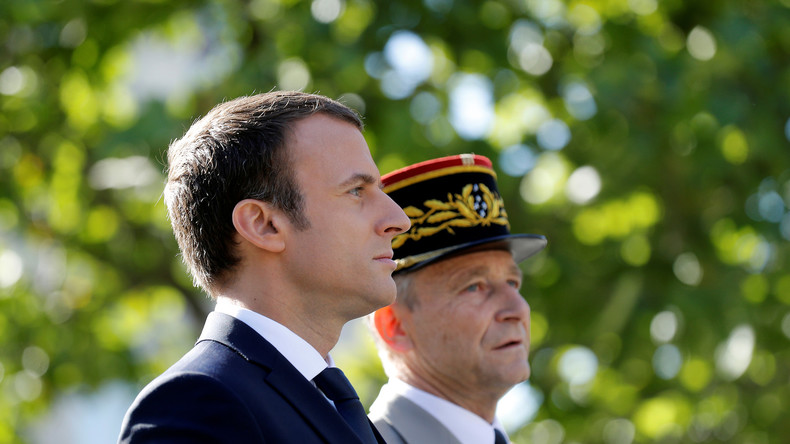 «Jupiter déraille» : Mélenchon dénonce le «recadrage inutilement humiliant» de Pierre de Villiers