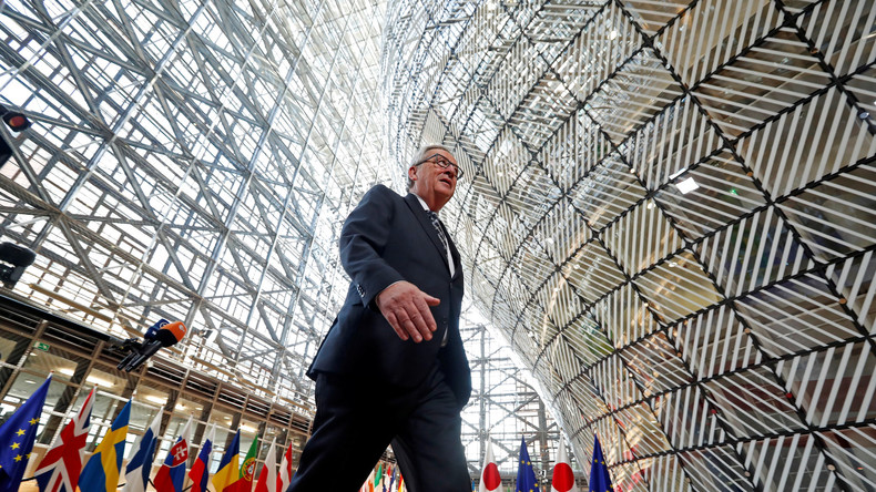 Nouvelles sanctions américaines contre la Russie : l'UE, «inquiète» pour son économie, veut réagir