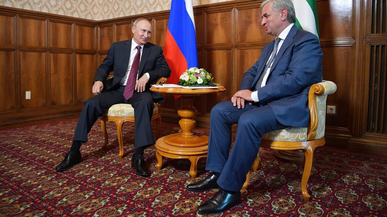 Vladimir Poutine en visite officielle en Abkhazie