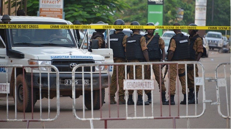 Un Français tué dans l'attaque au Burkina, enquête antiterroriste pour assassinat ouverte à Paris