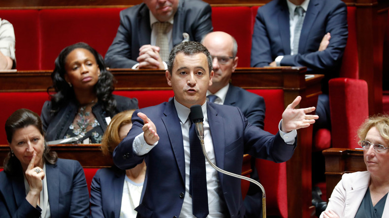 Accusés de passer leurs vacances chez un ex-trafiquant de drogue, deux ministres portent plainte