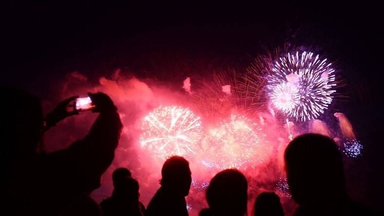 Prenez-en plein les yeux : le festival de feux d'artifice démarre à Moscou